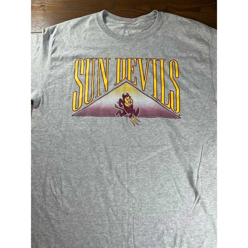 NEW Men's Captivating NCAA Arizona State Sun Devils Graphic Logo T-Shirt Gray L